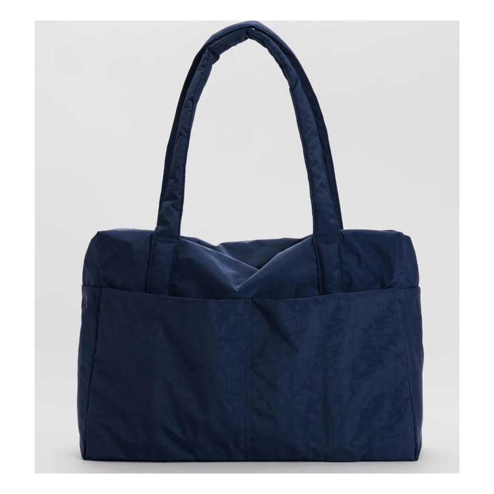 NWT – Baggu Cloud Carry-On (Navy)